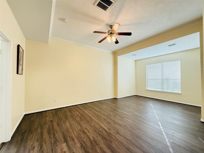 property at 4442 Chestnut Cir