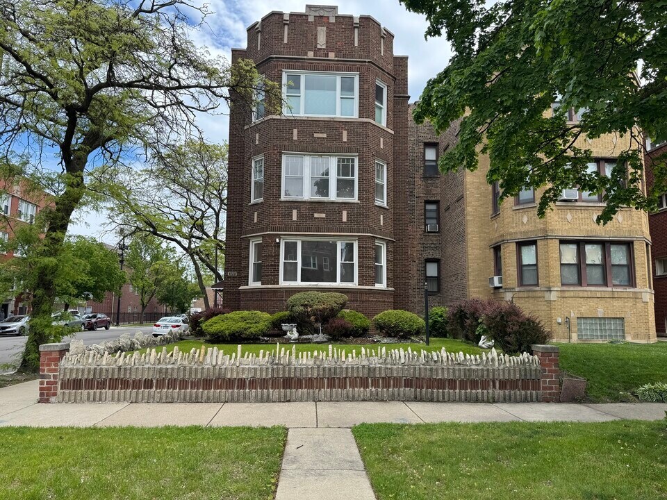 7301 S Constance Ave in Chicago, IL - Building Photo