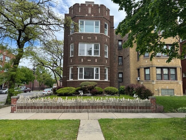 property at 7301 S Constance Ave