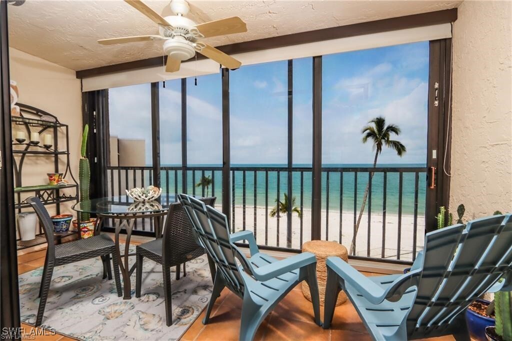 25810 Hickory Blvd in Bonita Springs, FL - Foto de edificio