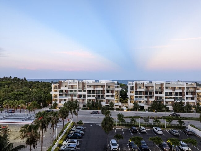 3031 N Ocean Blvd, Unit 805 in Fort Lauderdale, FL - Building Photo - Building Photo