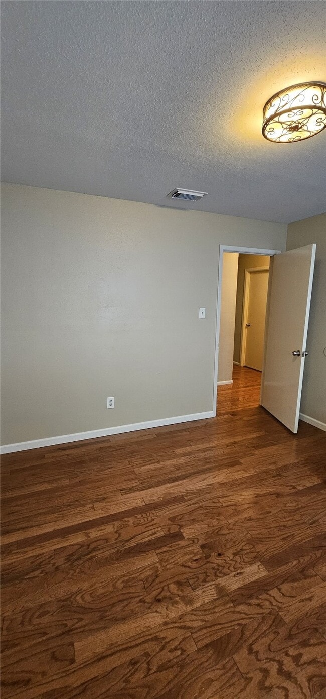 property at 22 W Broken Oak Ct
