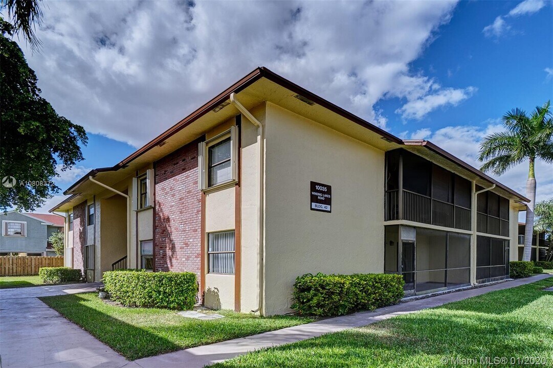 10035 Winding Lake Rd-Unit -104 in Sunrise, FL - Building Photo