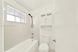 13559 SW 62nd St in Miami, FL - Building Photo - Building Photo