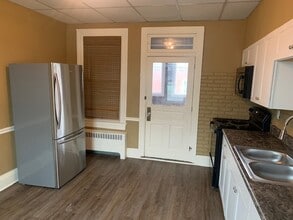 150 S East St, Unit Second Floor in Spring Grove, PA - Building Photo - Building Photo