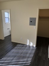 Castle Garden Apartments in Sacramento, CA - Building Photo - Building Photo