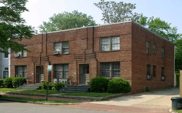 1318 C St SE in Washington, DC - Building Photo - Building Photo