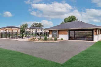 Bexley Urbandale in Urbandale, IA - Foto de edificio - Building Photo