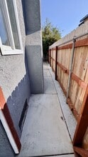 1026 W 108th St, Unit Front House in Los Angeles, CA - Foto de edificio - Building Photo