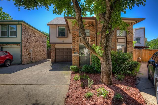 property at 300 Stoneledge Dr