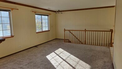 427 Village Creek Dr in Lake In The Hills, IL - Building Photo - Building Photo