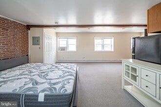 116 E Gay St in West Chester, PA - Building Photo - Building Photo