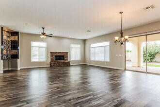 2102 E Fawn Dr in Phoenix, AZ - Building Photo - Building Photo