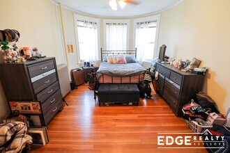 18 Fuller St, Unit 2 in Brookline, MA - Foto de edificio - Building Photo