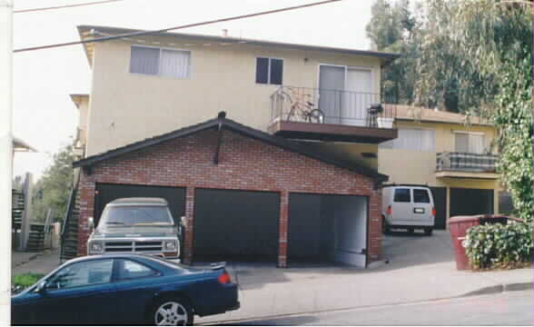 8019 Greenridge Dr in Oakland, CA - Building Photo - Building Photo