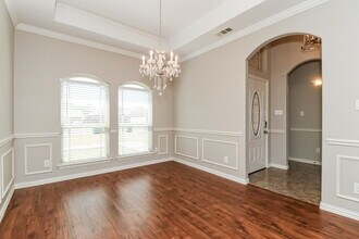 319 W Little Creek Rd in Cedar Hill, TX - Building Photo - Building Photo