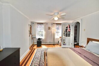 214 8th St in Jersey City, NJ - Building Photo - Building Photo