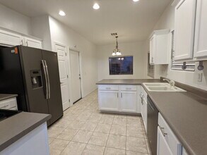 14424 S Camino Tierra Monte in Sahuarita, AZ - Building Photo - Building Photo