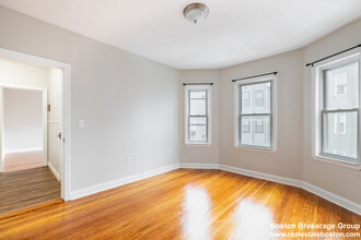 17 Cawfield St, Unit 2 in Boston, MA - Building Photo - Building Photo