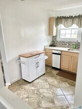 2390 State St in Hamden, CT - Building Photo - Building Photo