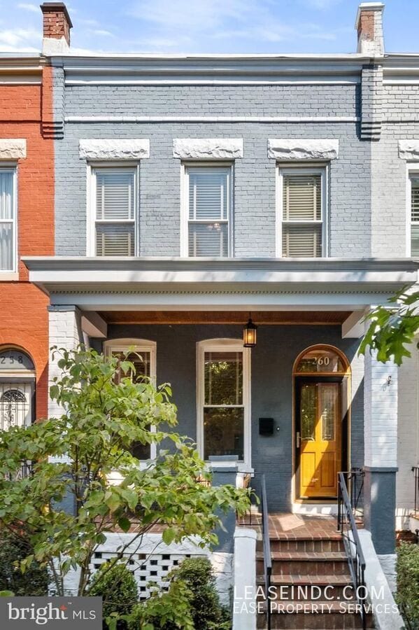 property at 260 15th St SE