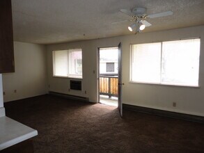 10101 E Main Ave, Unit Manor Vale Apt. # 36 in Spokane Valley, WA - Building Photo - Building Photo