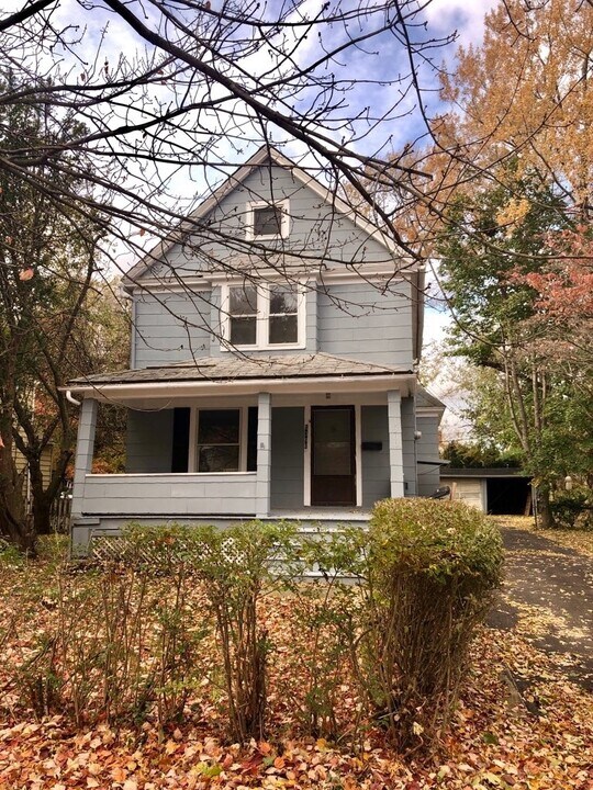 1300 E 188th St in Cleveland, OH - Building Photo