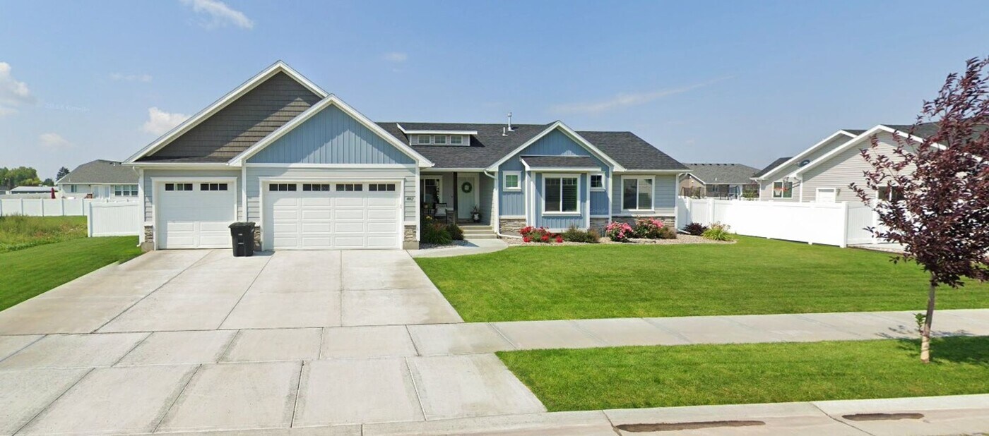 4802 Porter Dr in Ammon, ID - Building Photo