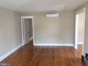 2302 N Broom St in Wilmington, DE - Building Photo - Building Photo