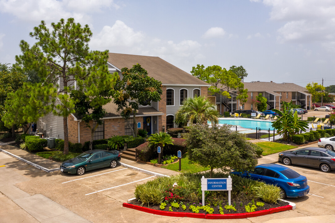 Harbour Bay in La Porte, TX - Building Photo