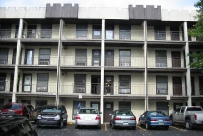 4012 DuPont Cir, Unit 402
