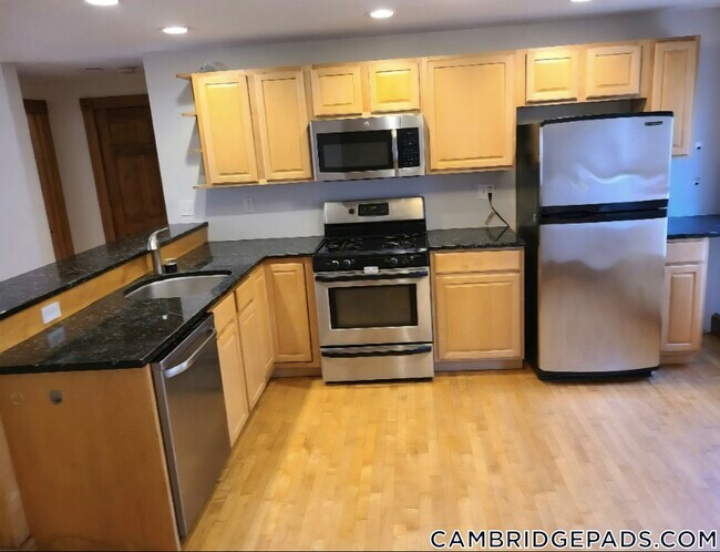 152 Gore St in Cambridge, MA - Building Photo - Building Photo