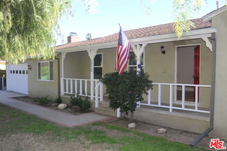 19550 Lorne St in Los Angeles, CA - Building Photo - Building Photo