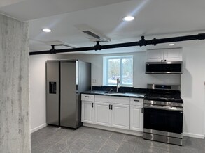 9 Lawrence Ave in White Plains, NY - Foto de edificio - Building Photo