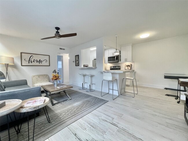 1855 Portsmouth St in Houston, TX - Building Photo - Building Photo