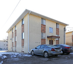 1500 Elrose Ct in South St. Paul, MN - Foto de edificio - Building Photo