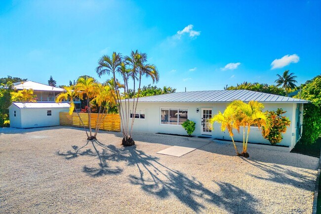 34 Bay Dr in Key West, FL - Building Photo - Building Photo