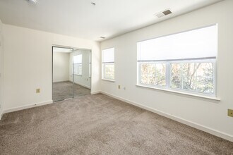 Burnt Mills Crossing in Silver Spring, MD - Foto de edificio - Building Photo