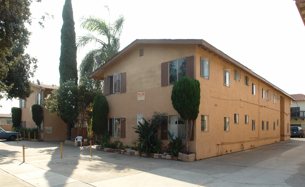 1210-1214 N Stafford St in Santa Ana, CA - Building Photo