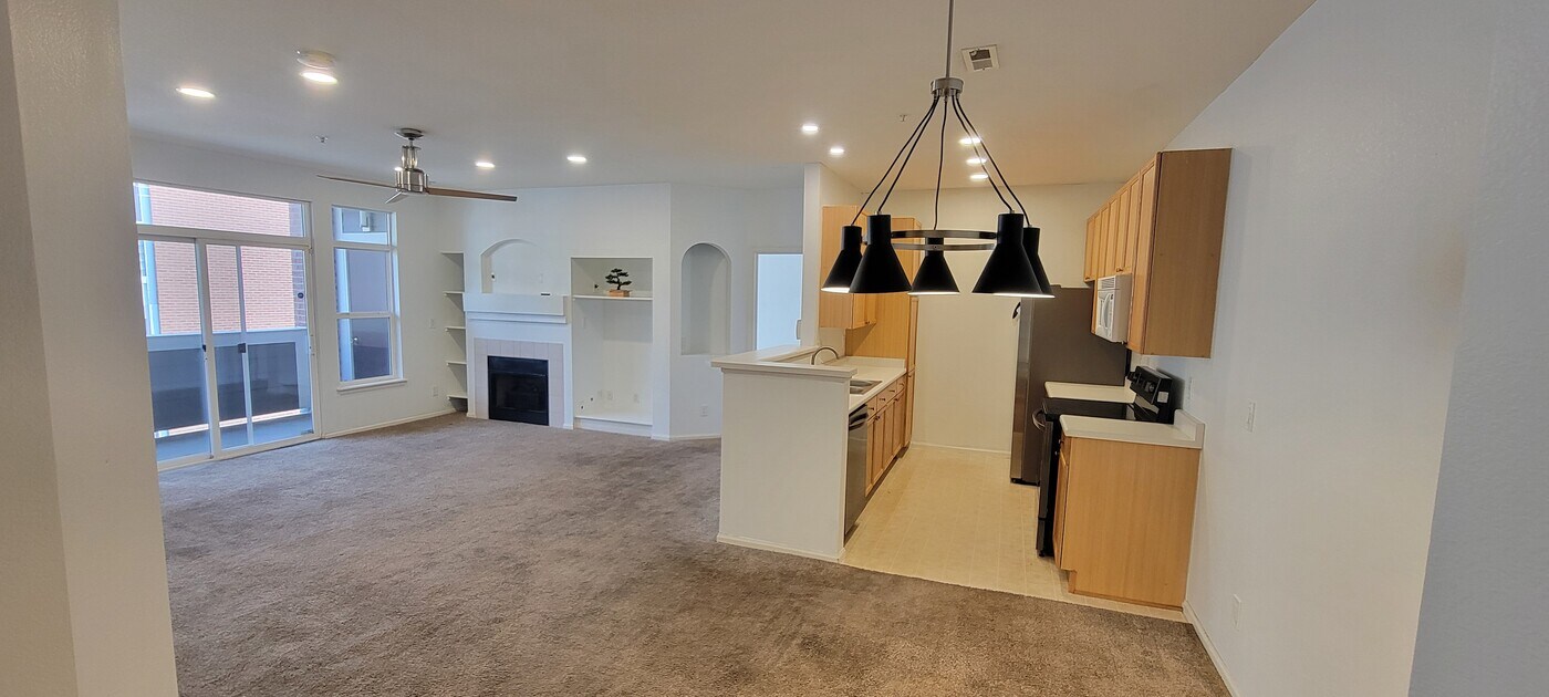 14353 E 1st Dr, Unit 201 in Aurora, CO - Building Photo