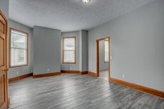 1807 Madison Avenue in Covington, KY - Foto de edificio - Interior Photo
