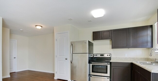 2216 Glasgow Dr in Harvey, LA - Building Photo - Building Photo