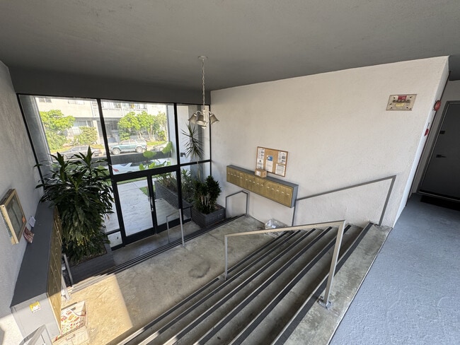 1165 N Normandie Ave in Los Angeles, CA - Building Photo - Building Photo