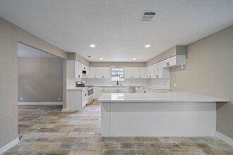 519 Stephanie Dr in Missouri City, TX - Foto de edificio - Building Photo