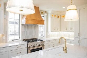 4111 S Champions Dr in Rogers, AR - Building Photo - Building Photo