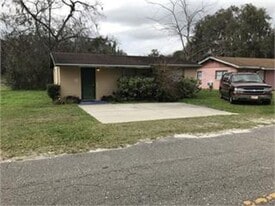 7068 CR 213 in Wildwood, FL - Building Photo
