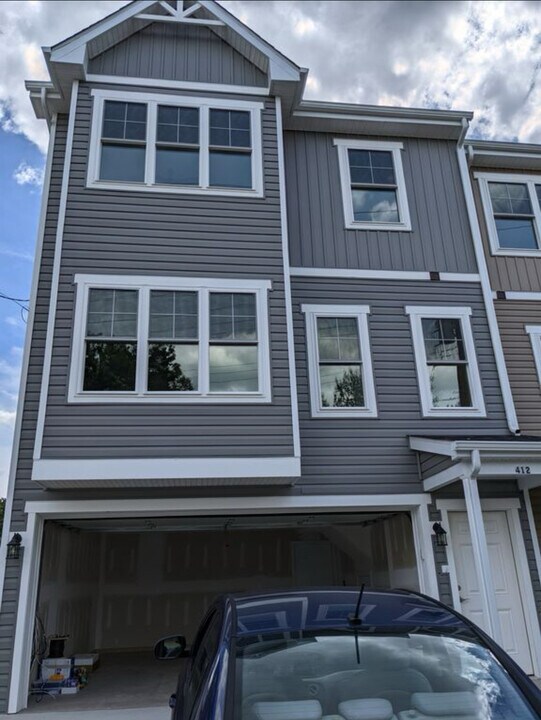 412 Friday Rd in Pittsburgh, PA - Building Photo
