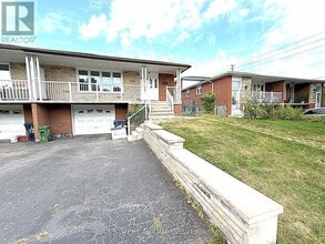 172 Pleasant View Dr in Toronto, ON - Building Photo - Building Photo