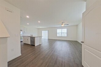 31981 Katelin Cir in Leesburg, FL - Building Photo - Building Photo