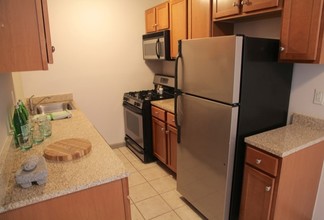 Riverpark Towers in Athens, OH - Building Photo - Interior Photo